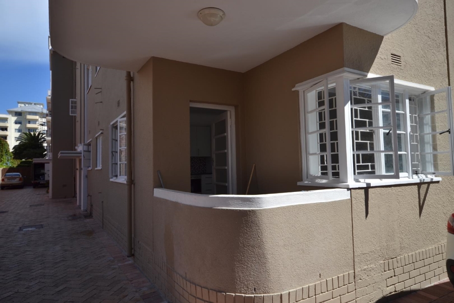 1 Bedroom Property for Sale in Sea Point Western Cape